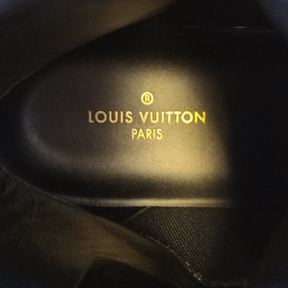 Lv sneakers - Picture 7 of 9